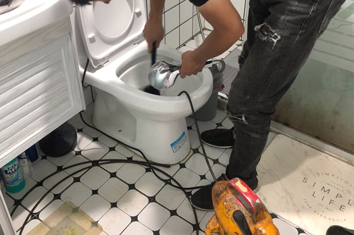 阳谷马桶堵塞自己疏通还是找师傅？专业上门服务让你省时更省心